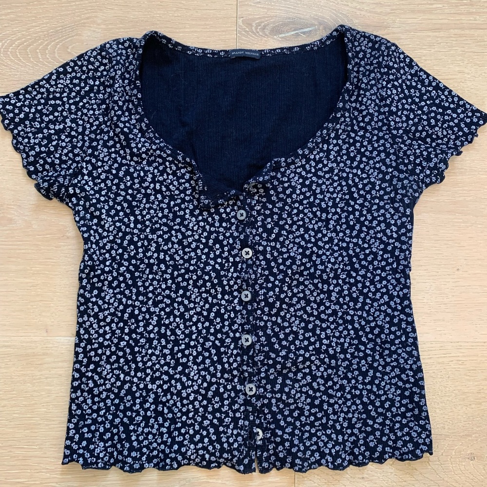 Brandy Melville cropped t-shirt
